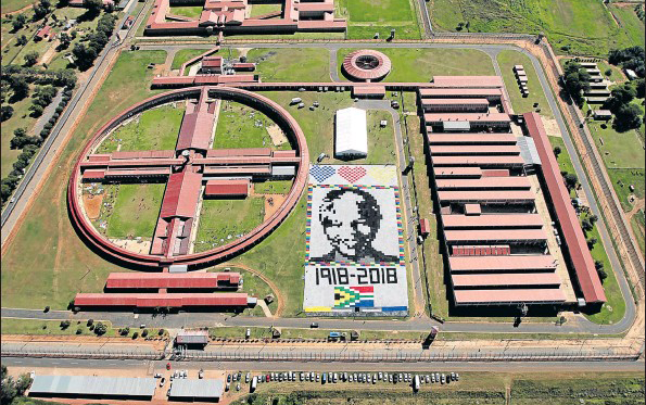 Zonderwater shows off giant blanket of Madiba’s portrait